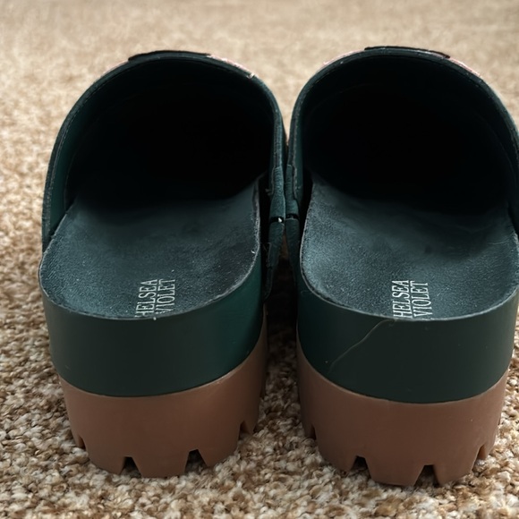 Chelsea & Violet || NIB Patchwork Green Floral Platform Clogs Size 7 - Picture 7 of 11